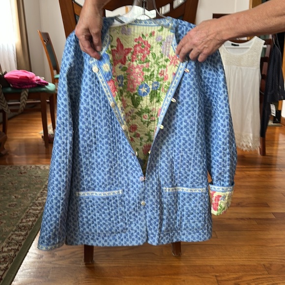 Lightweight jacket - Picture 2 of 4